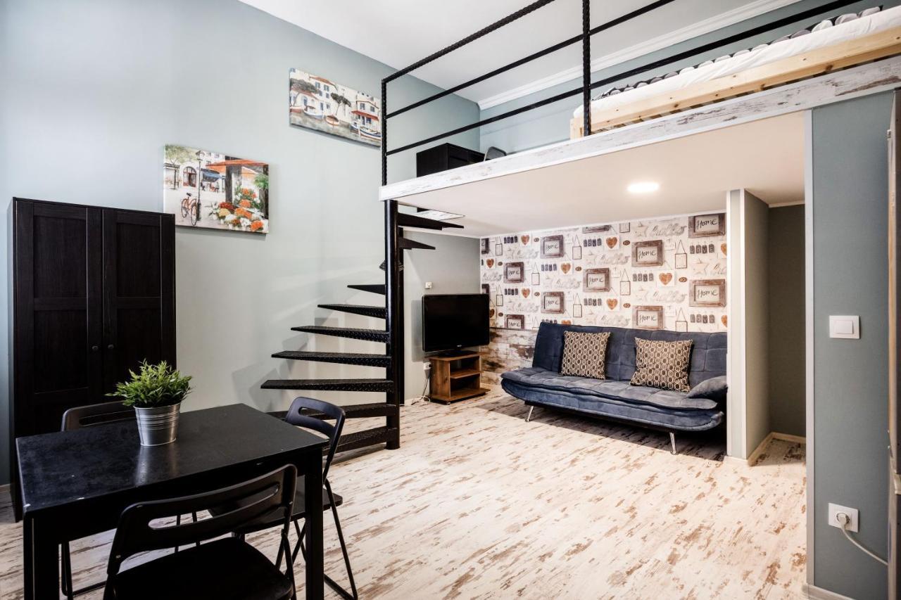 Hungarian Rebelian With Ac Apartman Budapest